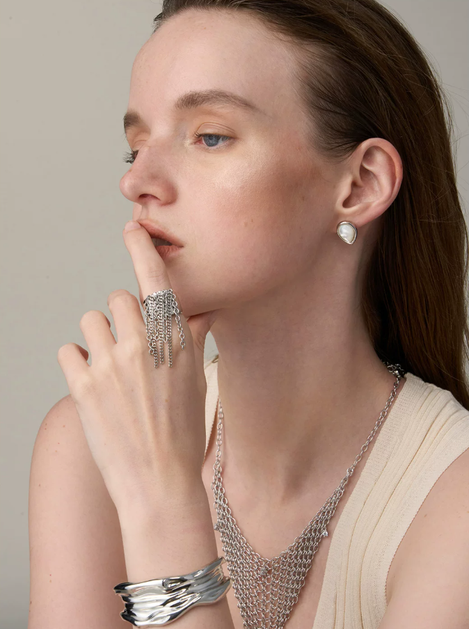 Lunara Tassel Chain Ring