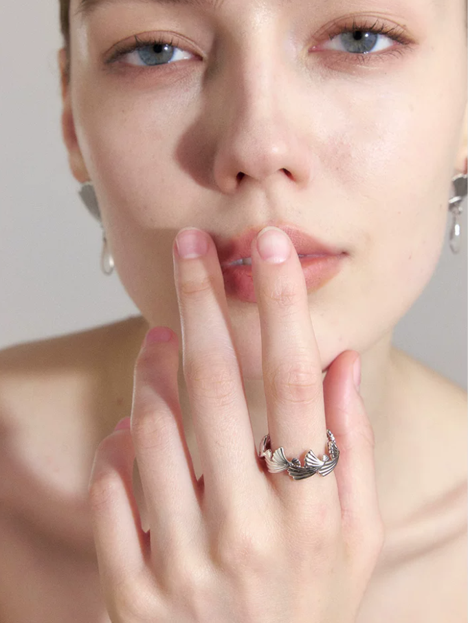 Ondelle Ripple Ring